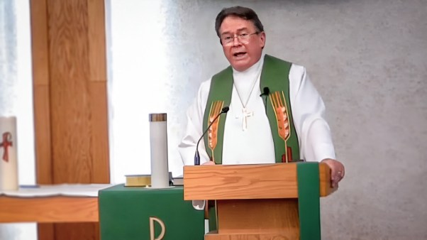 Pastor Stephen Lee preaches days after his surrender in Georgia.