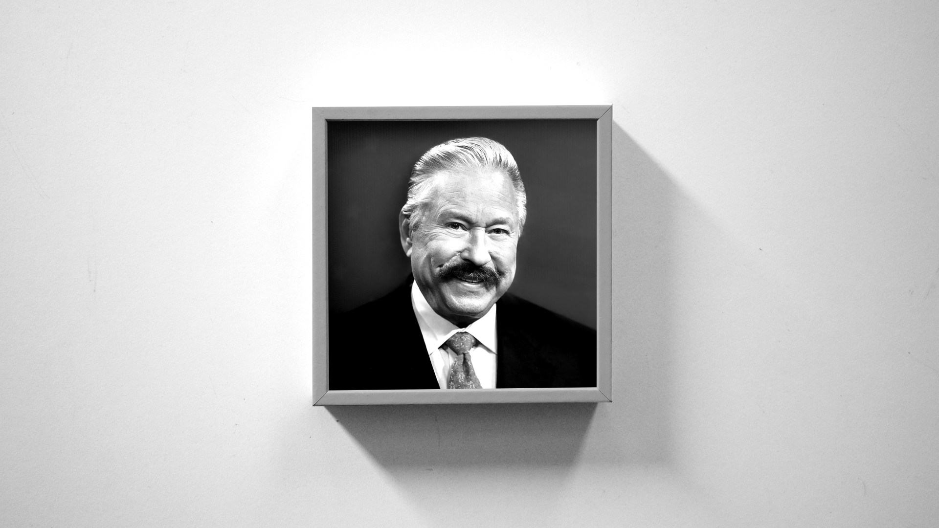 Obit image black and white Hal Lindsey