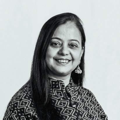 Headshot of Surinder Kaur